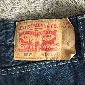 Levi's Classic Indigo Straight Jeans
